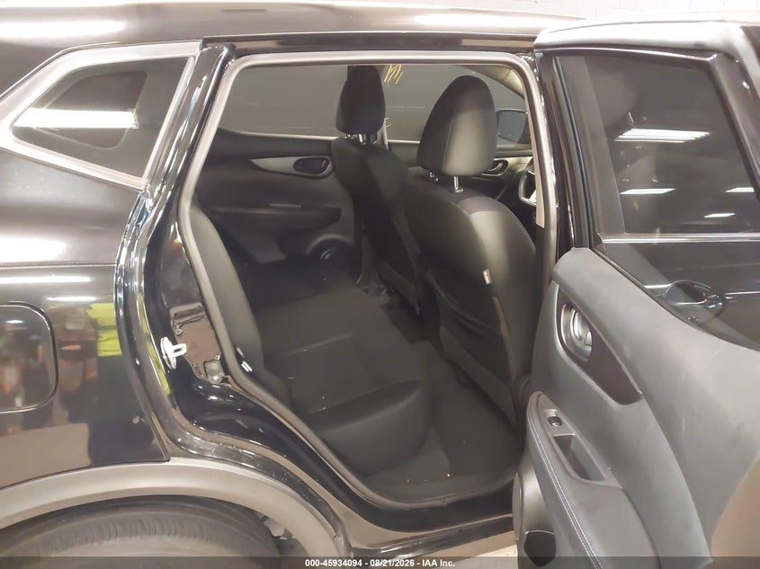 2017 NISSAN ROGUE SPORT auction photo 8