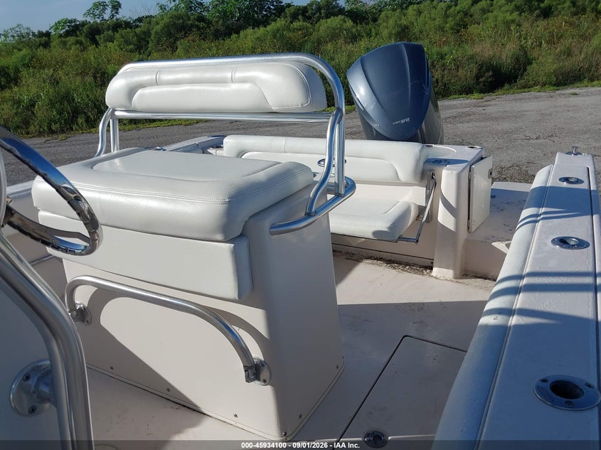 2008 COBIA 25' auction photo 8