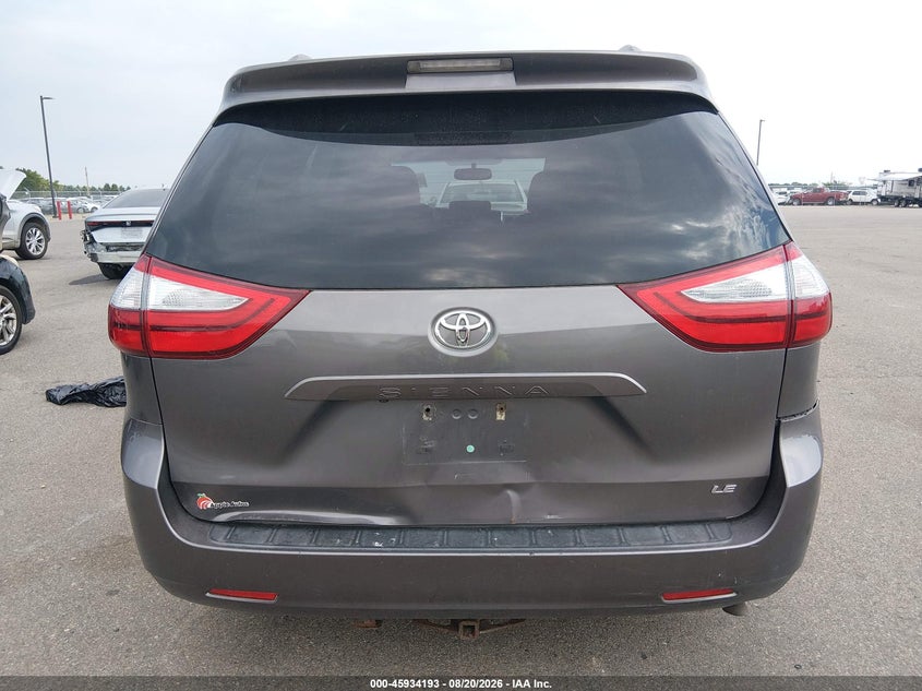 TOYOTA SIENNA - zdjęcie 16