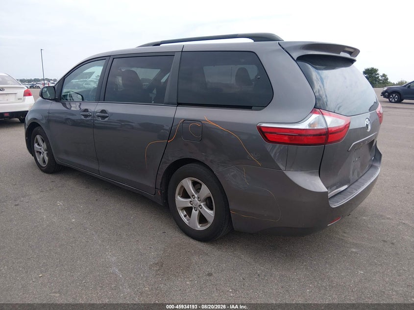 TOYOTA SIENNA - zdjęcie 3