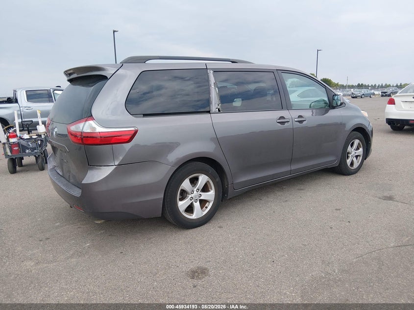 TOYOTA SIENNA - zdjęcie 4