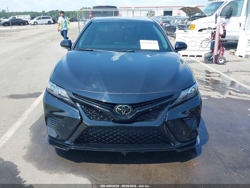 TOYOTA CAMRY - zdjęcie 12