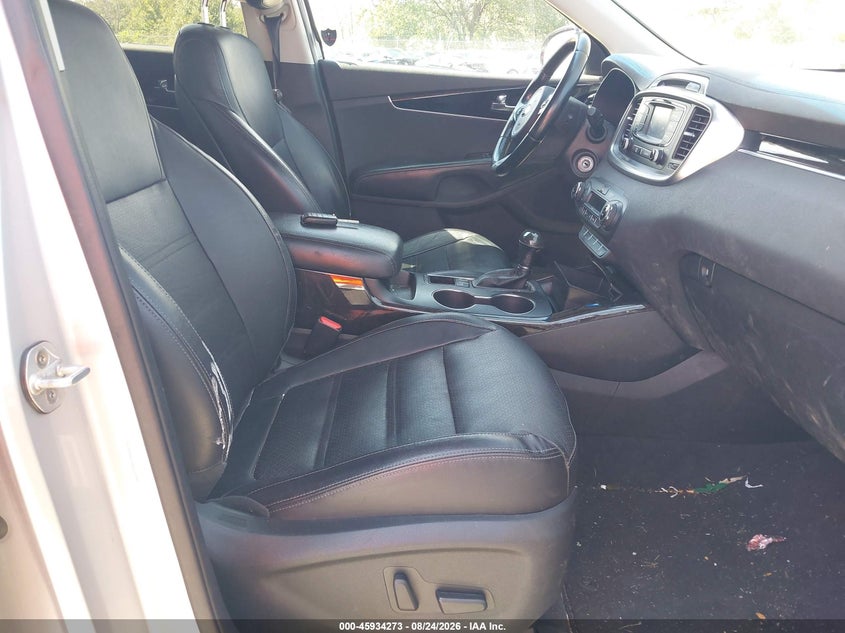 2016 KIA SORENTO auction photo 5