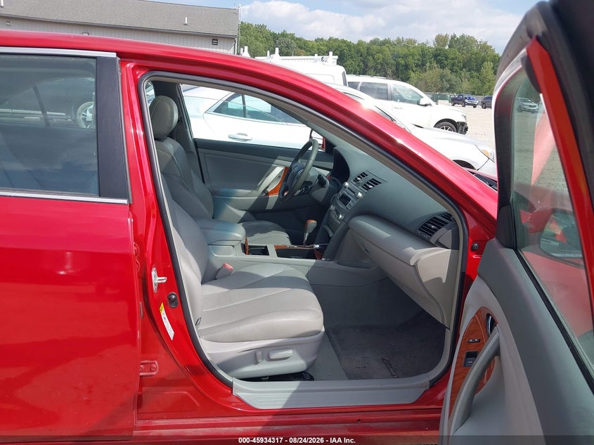 2011 TOYOTA CAMRY auction photo 5