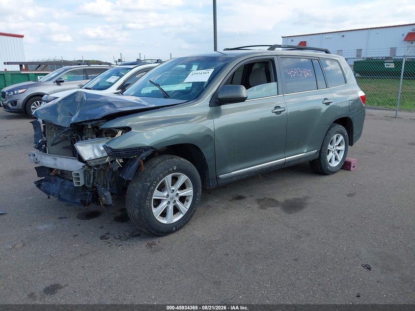 2013 Toyota Highlander, Перёд и зад, IAAI, VIN 5TDBK3EH3DS239788 — фото 2