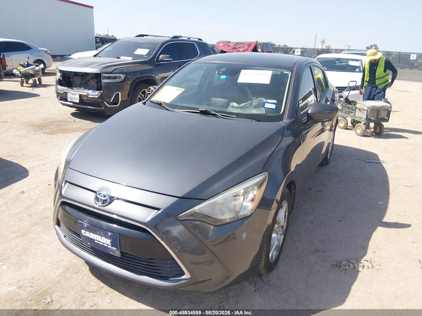 2018 Toyota Yaris Ia, Right Side, IAAI, VIN 3MYDLBYV5JY324879 — photo 2