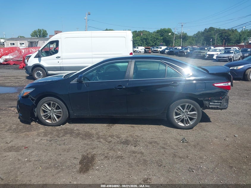 TOYOTA CAMRY - zdjęcie 14