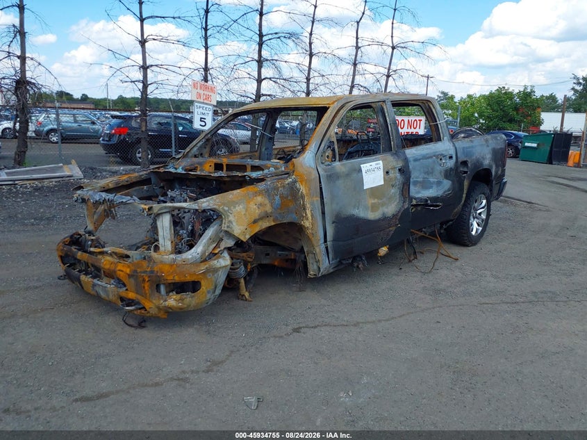 2019 RAM 1500, Полностью сгорел, IAAI, VIN 1C6SRFKT3KN612750 — фото 2