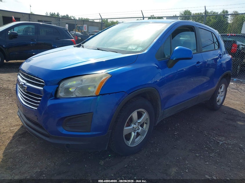 2015 CHEVROLET TRAX auction photo 2