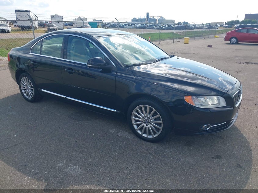 2013 VOLVO S80 — zdjęcie z aukcji