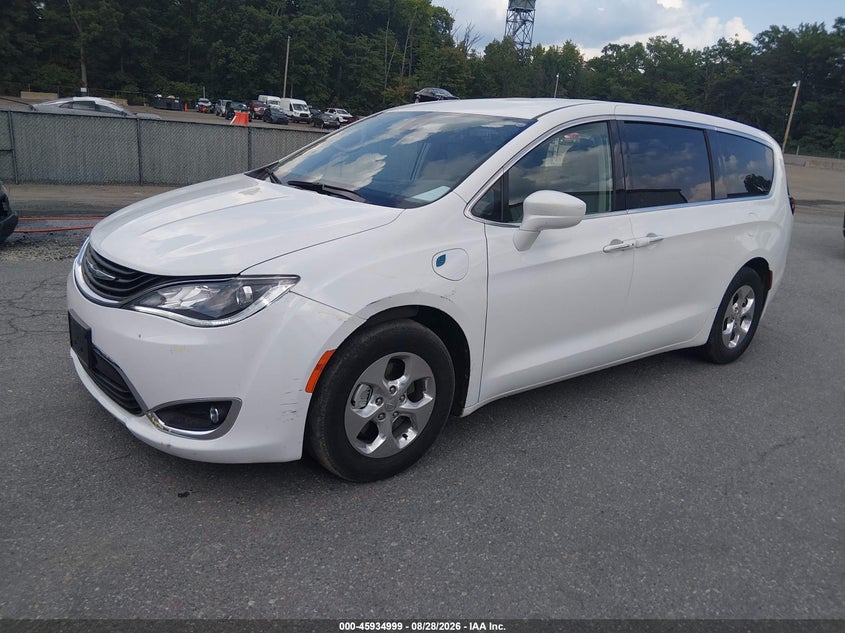 2019 Chrysler Pacifica, Left & Right Side, IAAI, VIN 2C4RC1H70KR526823 — photo 2