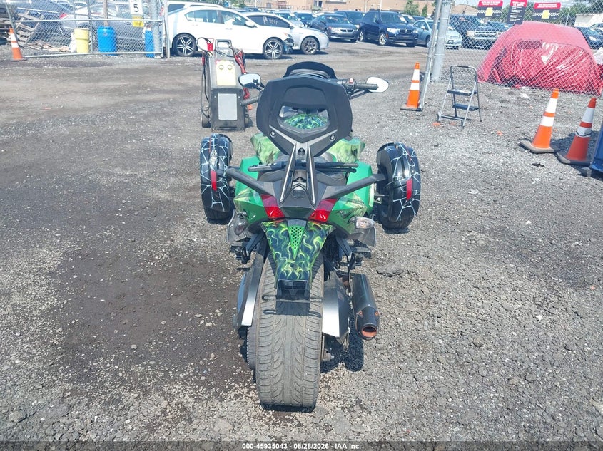 2013 CAN-AM SPYDER ROADSTER auction photo 6