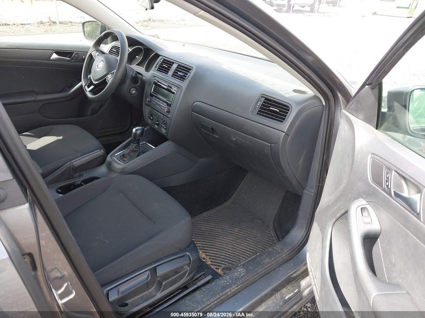 2015 VOLKSWAGEN JETTA auction photo 5