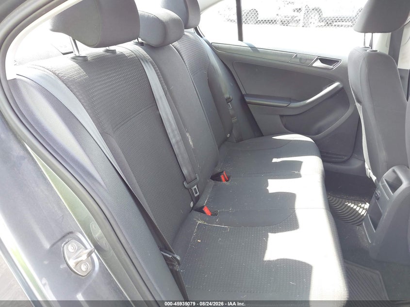 2015 VOLKSWAGEN JETTA auction photo 8