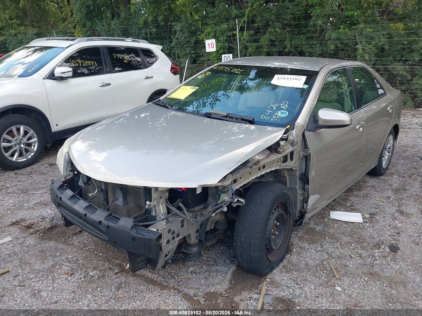 2014 TOYOTA CAMRY auction photo 2