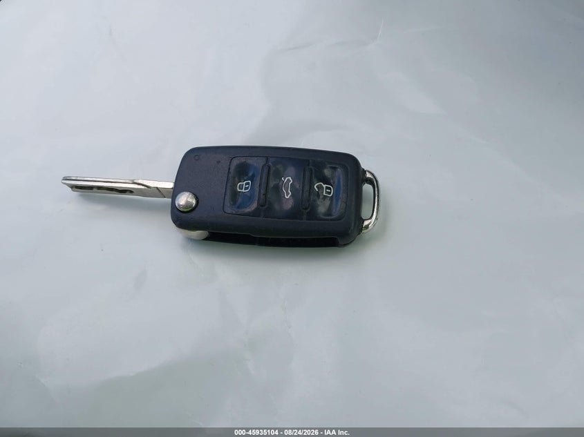 VOLKSWAGEN GOLF 2013 VIN WVWDB7AJ2DW076270
