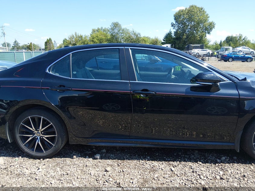 TOYOTA CAMRY - zdjęcie 13