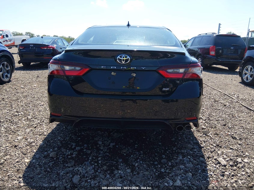 TOYOTA CAMRY - zdjęcie 16