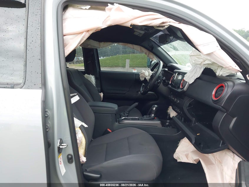 2019 TOYOTA TACOMA auction photo 5
