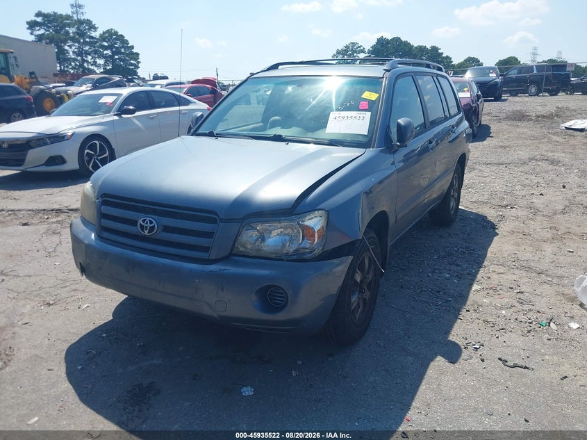 2004 Toyota Highlander, Front & Rear, IAAI, VIN JTEDP21A240008182 — photo 2
