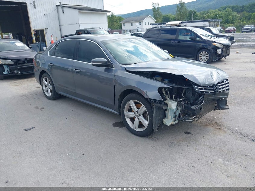 2013 VOLKSWAGEN PASSAT auction photo 1