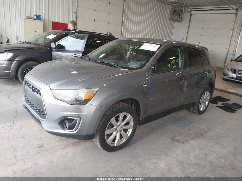2015 Mitsubishi Outlander, Left Side, IAAI, VIN 4A4AR3AW9FE036076 — photo 2