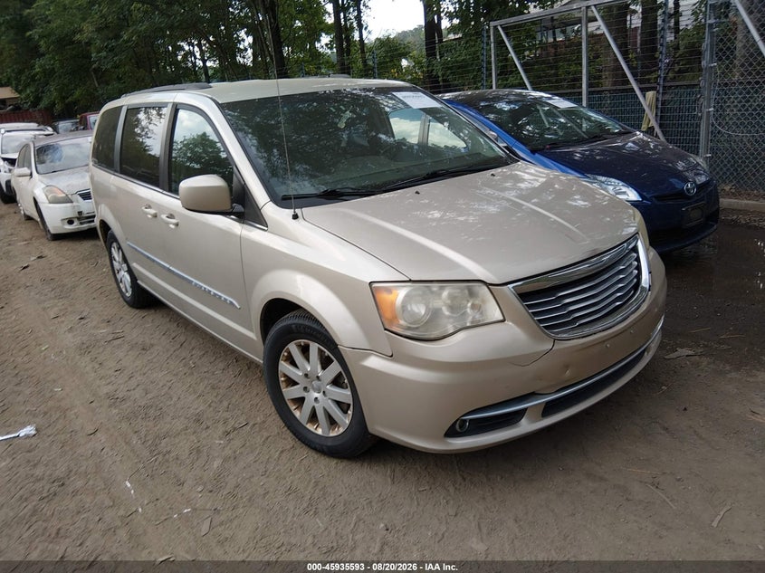 2014 CHRYSLER TOWN & COUNTRY auction photo 1