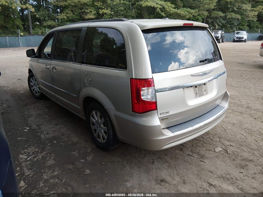 2014 CHRYSLER TOWN & COUNTRY auction photo 3