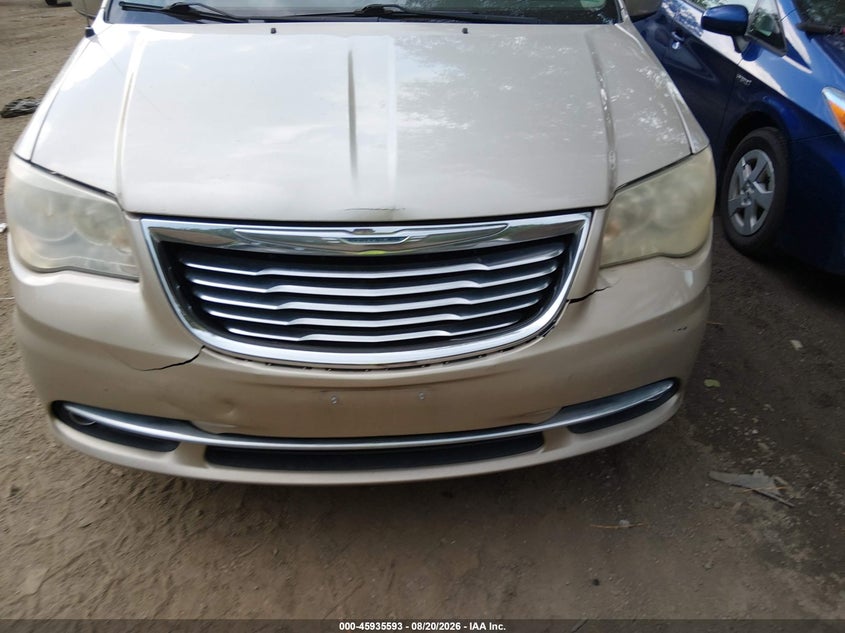 2014 CHRYSLER TOWN & COUNTRY auction photo 6