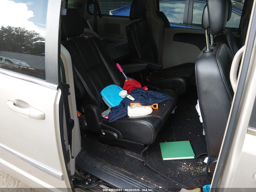 2014 CHRYSLER TOWN & COUNTRY auction photo 8