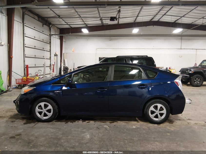 TOYOTA PRIUS - zdjęcie 15