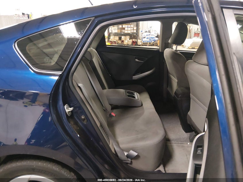 TOYOTA PRIUS - zdjęcie 8