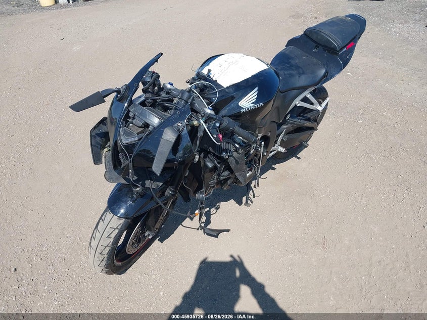2007 Honda —, Left & Right Side, IAAI, VIN JH2PC40017M007224 — photo 2