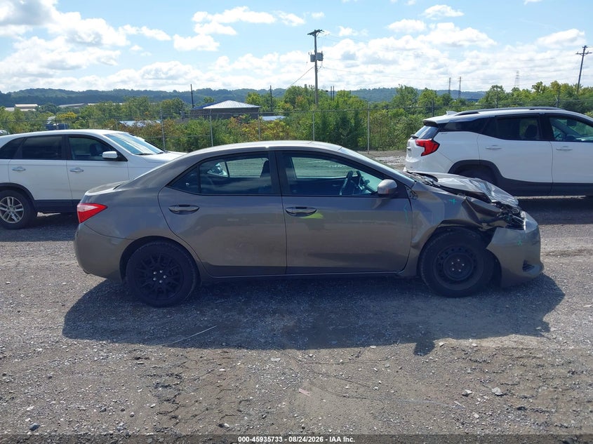 TOYOTA COROLLA - zdjęcie 14