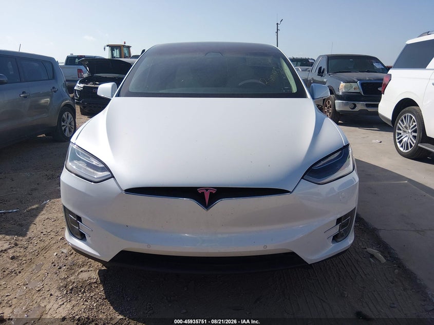 TESLA MODEL X - zdjęcie 13