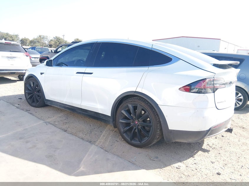 TESLA MODEL X - zdjęcie 15