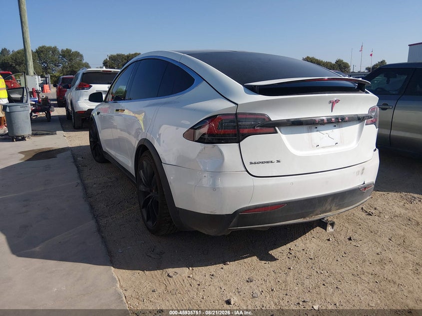 TESLA MODEL X - zdjęcie 3