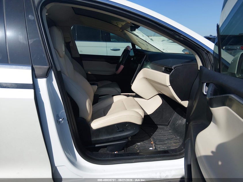 TESLA MODEL X - zdjęcie 5
