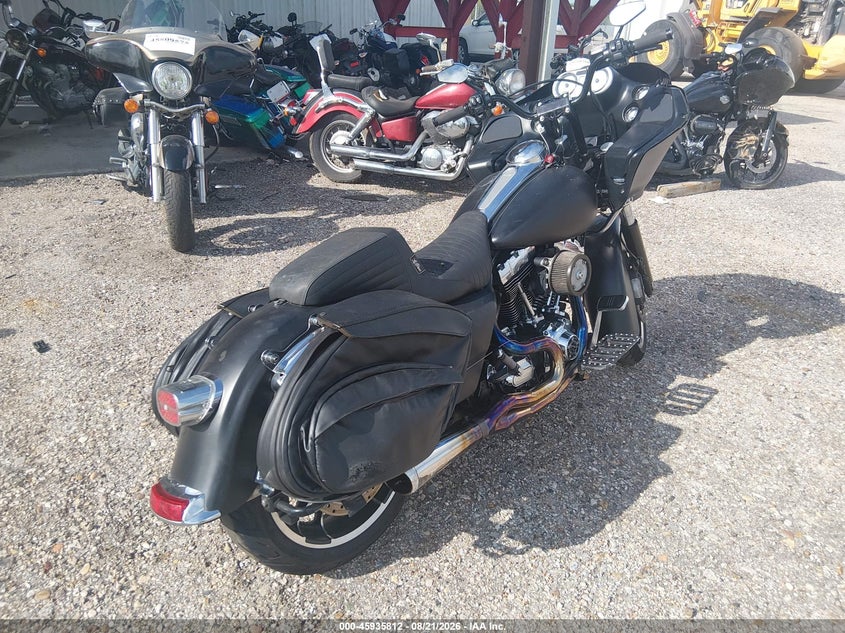 HARLEY-DAVIDSON FXDWG 2012