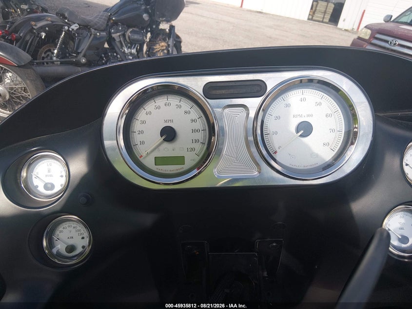 HARLEY-DAVIDSON FXDWG 2012