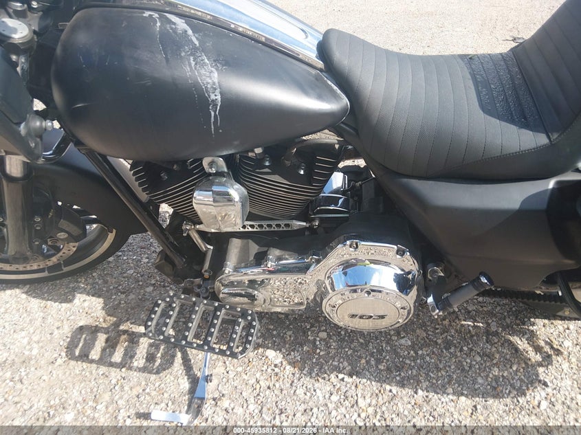 HARLEY-DAVIDSON FXDWG 2012