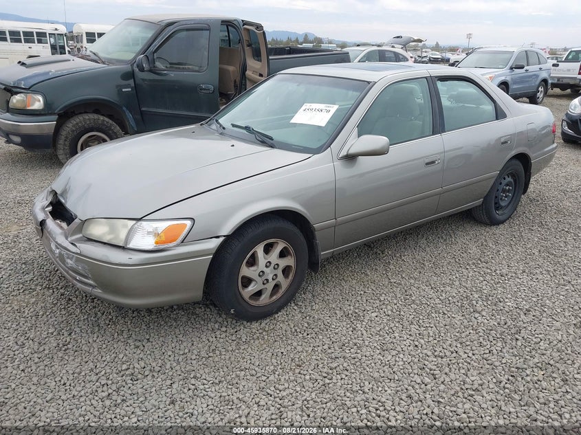2000 Toyota Camry, Front End, IAAI, VIN JT2BF22K8Y0286900 — photo 2