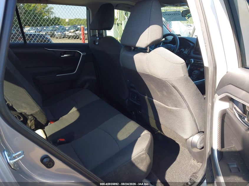 TOYOTA RAV4 - zdjęcie 8