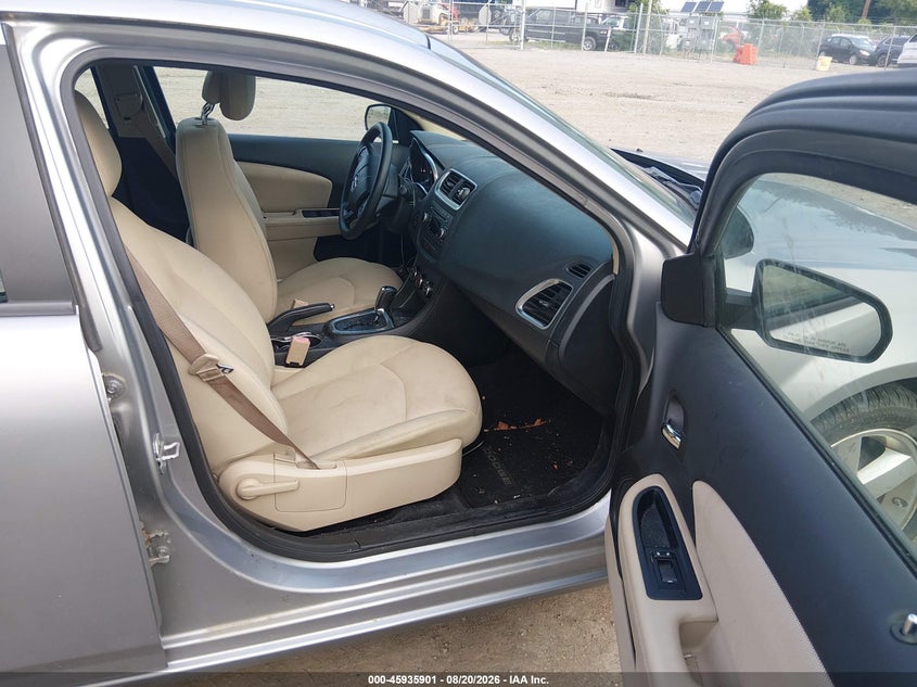 2013 DODGE AVENGER auction photo 5