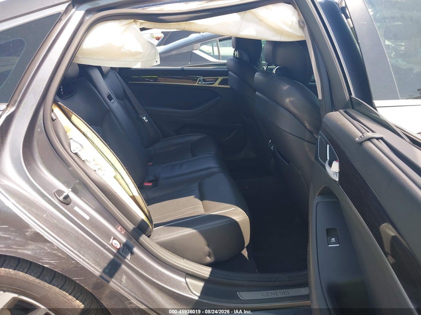 HYUNDAI GENESIS 2016 VIN KMHGN4JE8GU116076