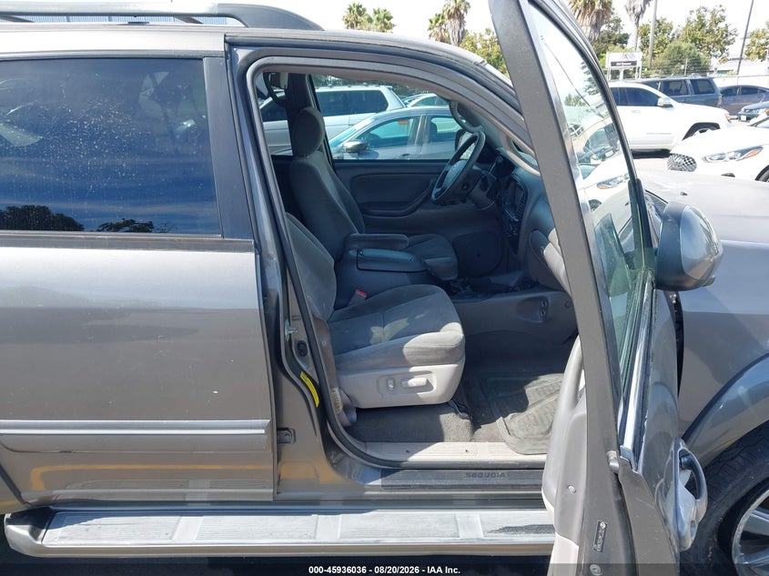 2005 TOYOTA SEQUOIA auction photo 5