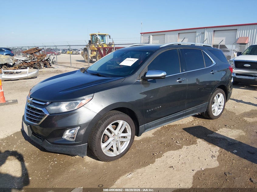 2018 Chevrolet Equinox, Град, IAAI, VIN 2GNAXVEV1J6108158 — фото 2
