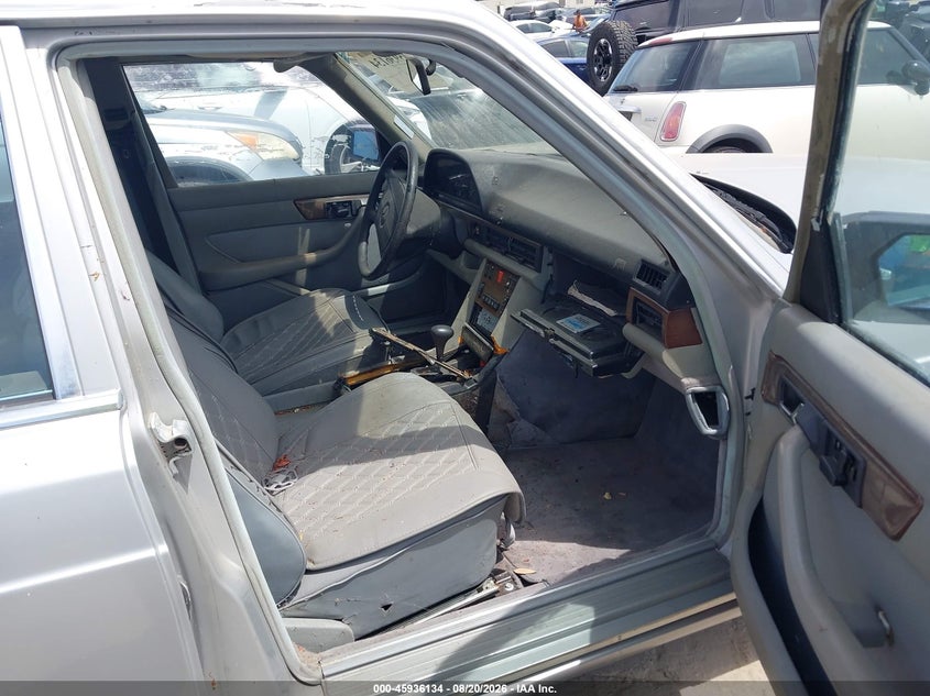 1988 MERCEDES-BENZ 420 auction photo 5