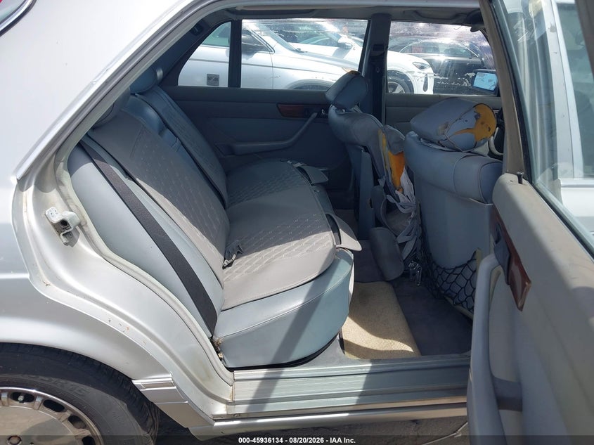 1988 MERCEDES-BENZ 420 auction photo 8