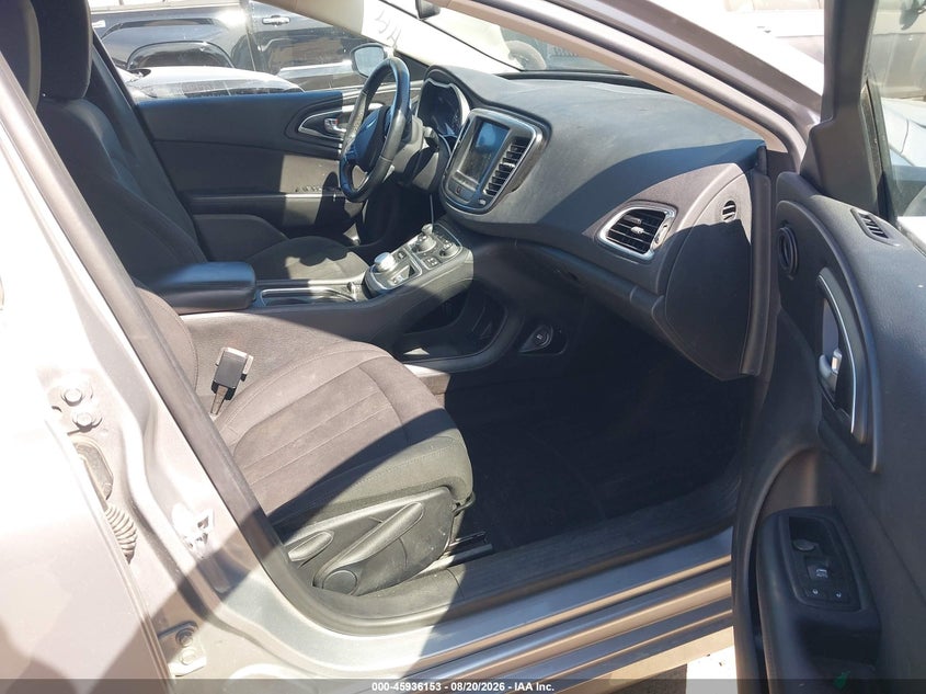 2016 CHRYSLER 200 auction photo 5